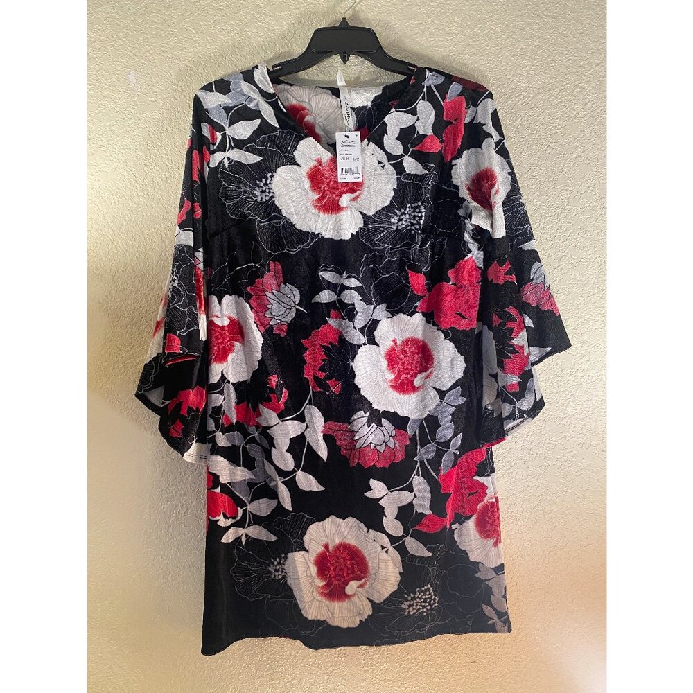 NY Collection Petite Black/Red/White floral velvet dress with long, flair sleeve